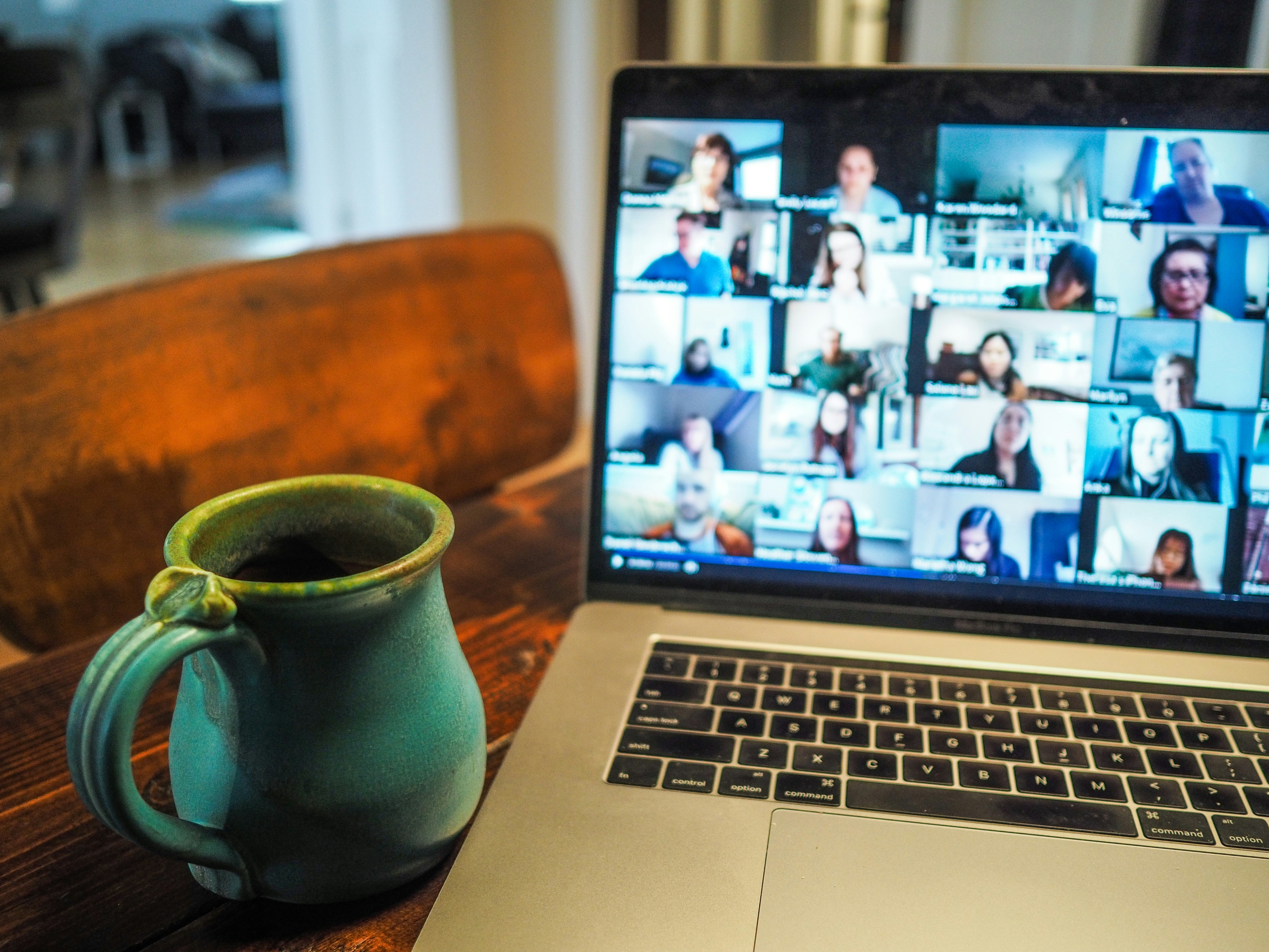 Videollamada en café